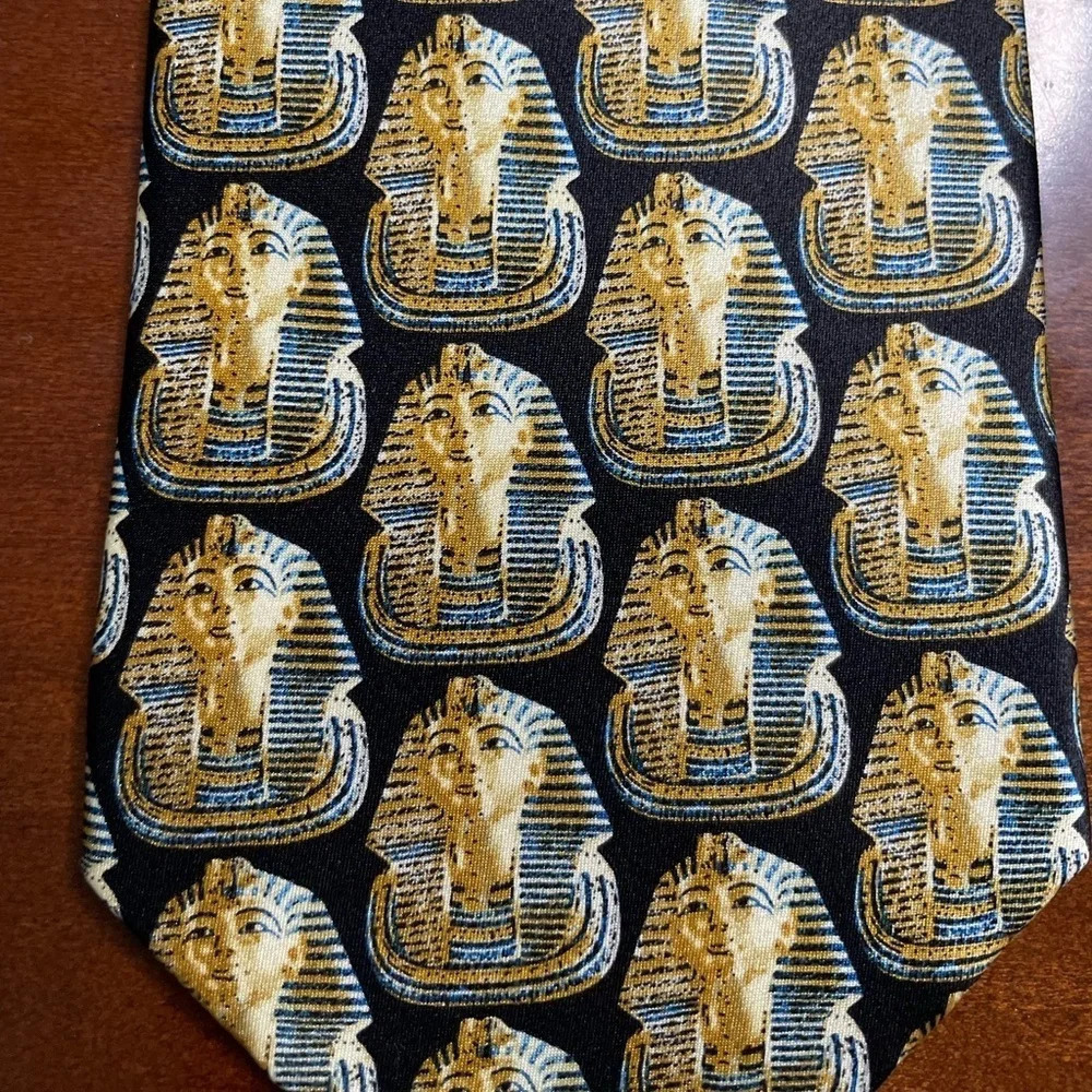 Museum Artifacts Egyptian Pharaoh King Tut Mask Men’s 100% Silk Neck Tie Black